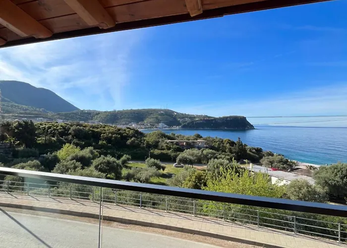 Lazaris Kwstas Apartamento Himare